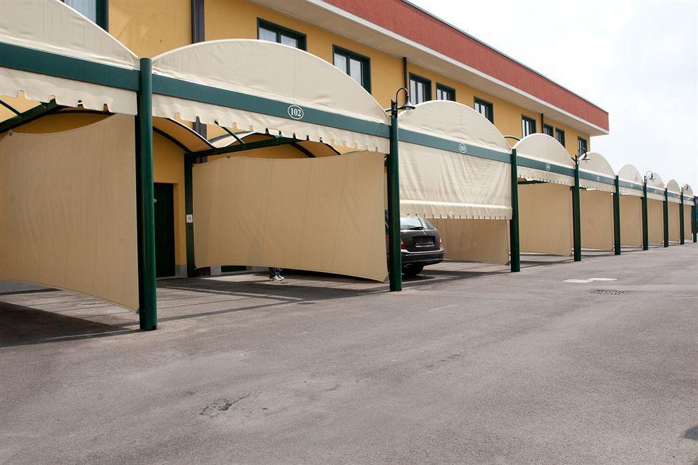 Hotel Maxim Anzola dell'Emilia Zewnętrze zdjęcie